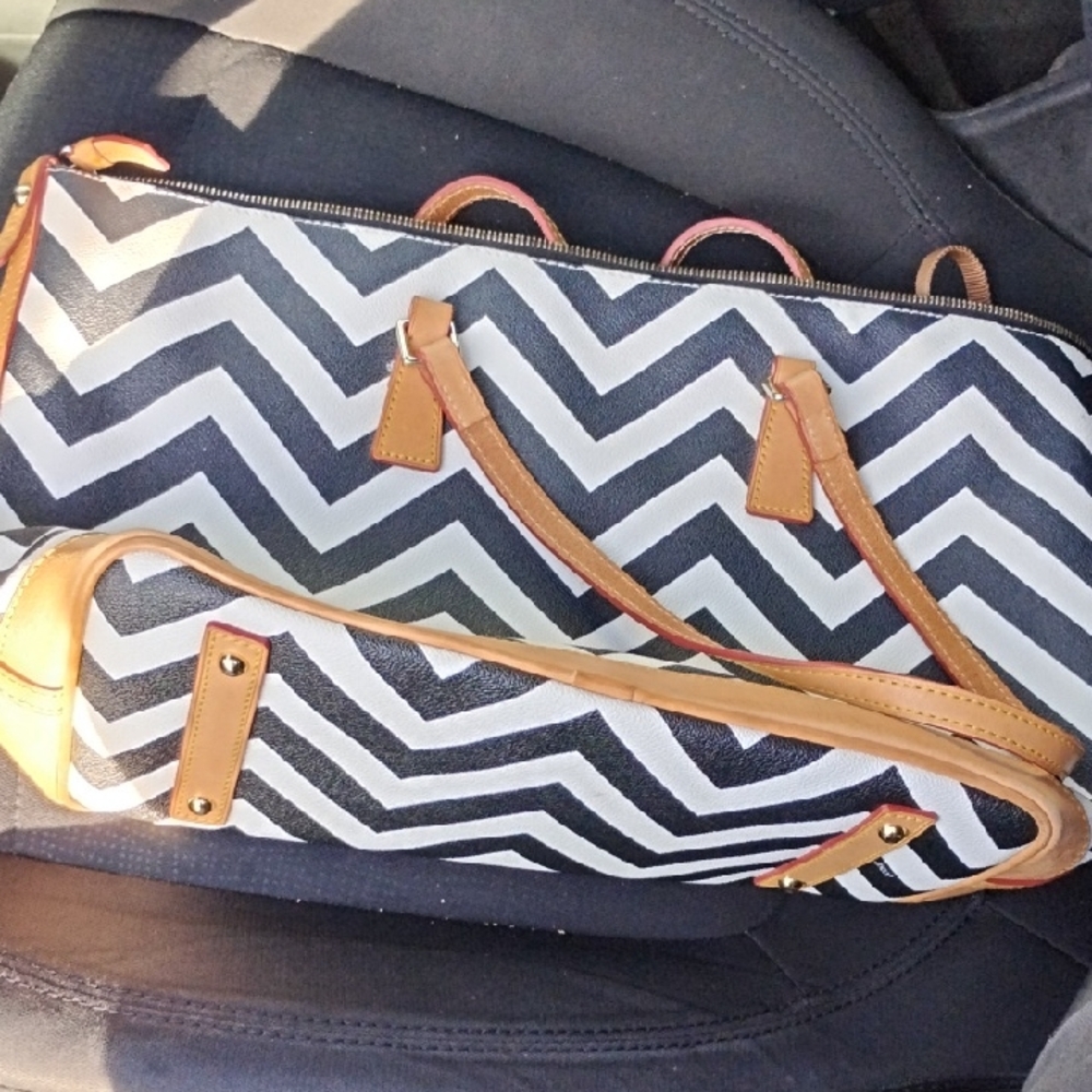 Dooney And Bourke Bag